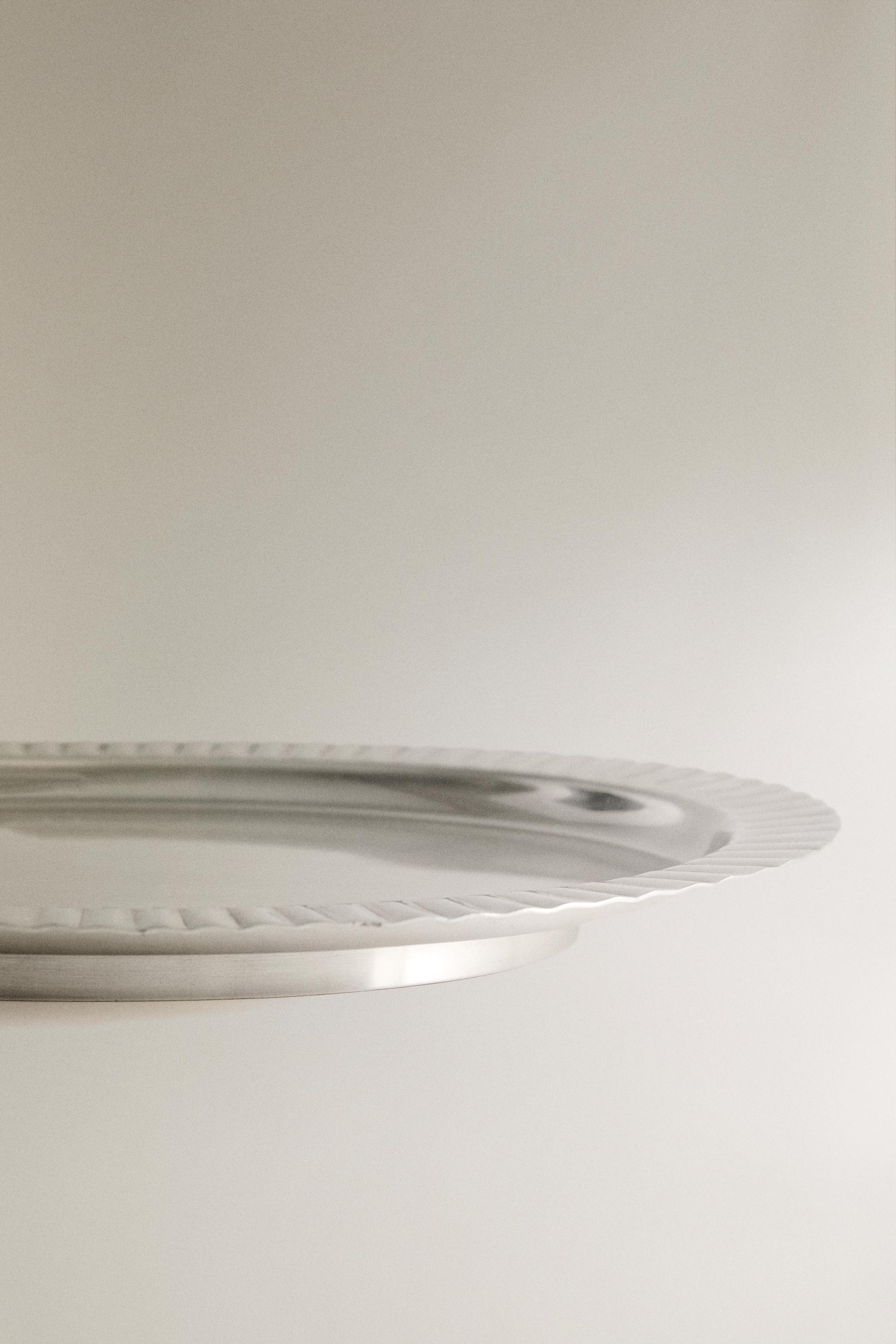 WAVY METAL BATH TRAY